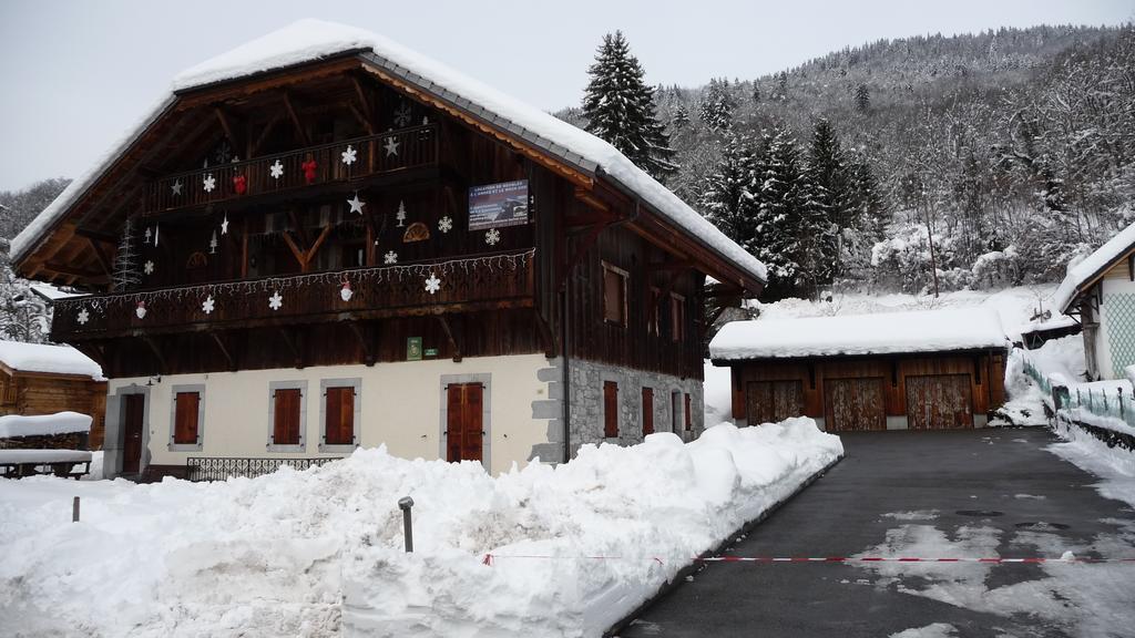 La Ferme De Sous-Lachat Samoens Exterior photo